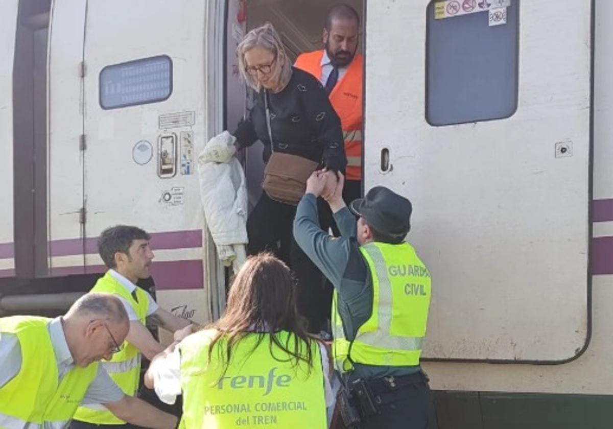 El apagón dejó atrapados a 150 viajeros en un tren en Gomecello