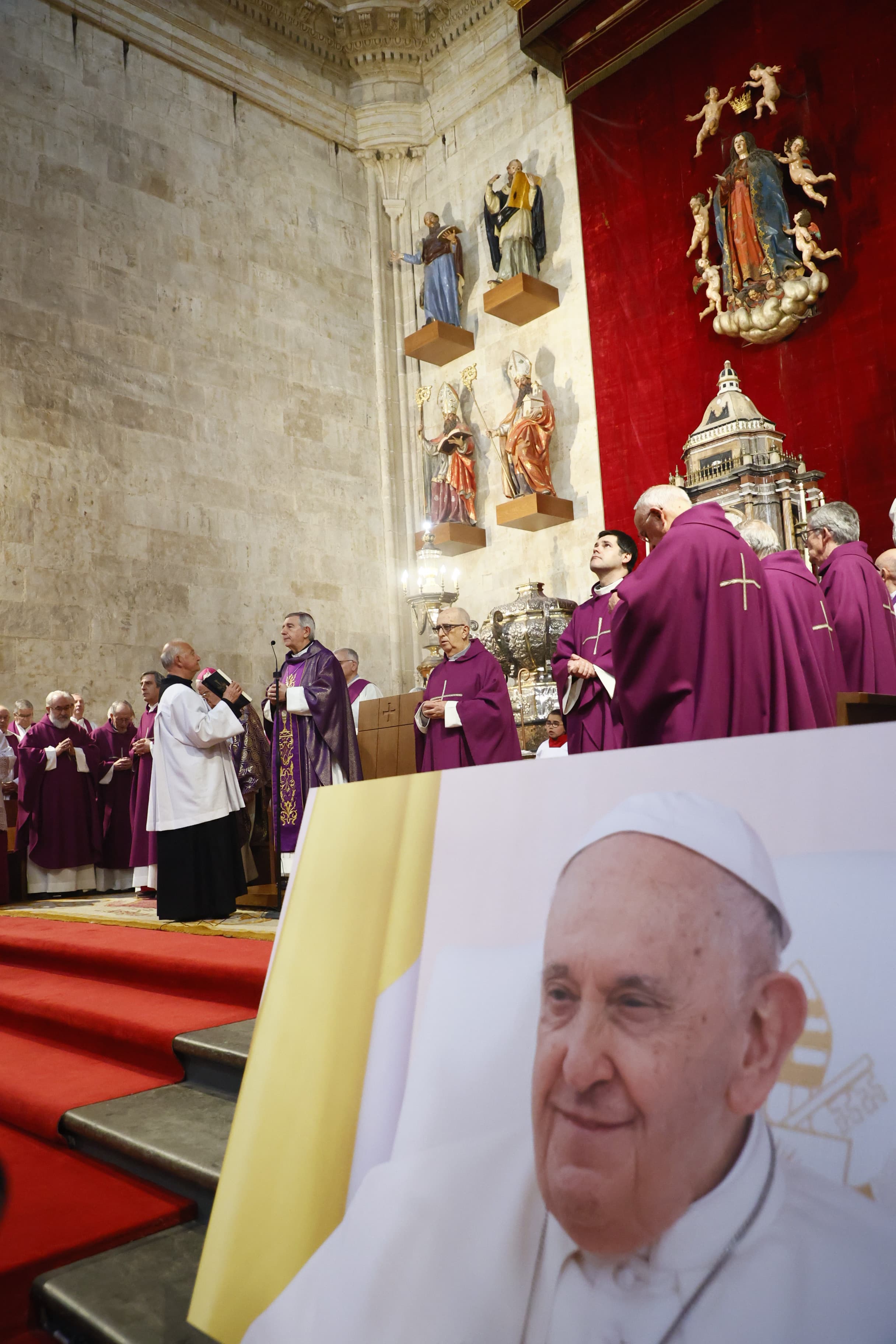 Multitudinaria despedida al papa Francisco
