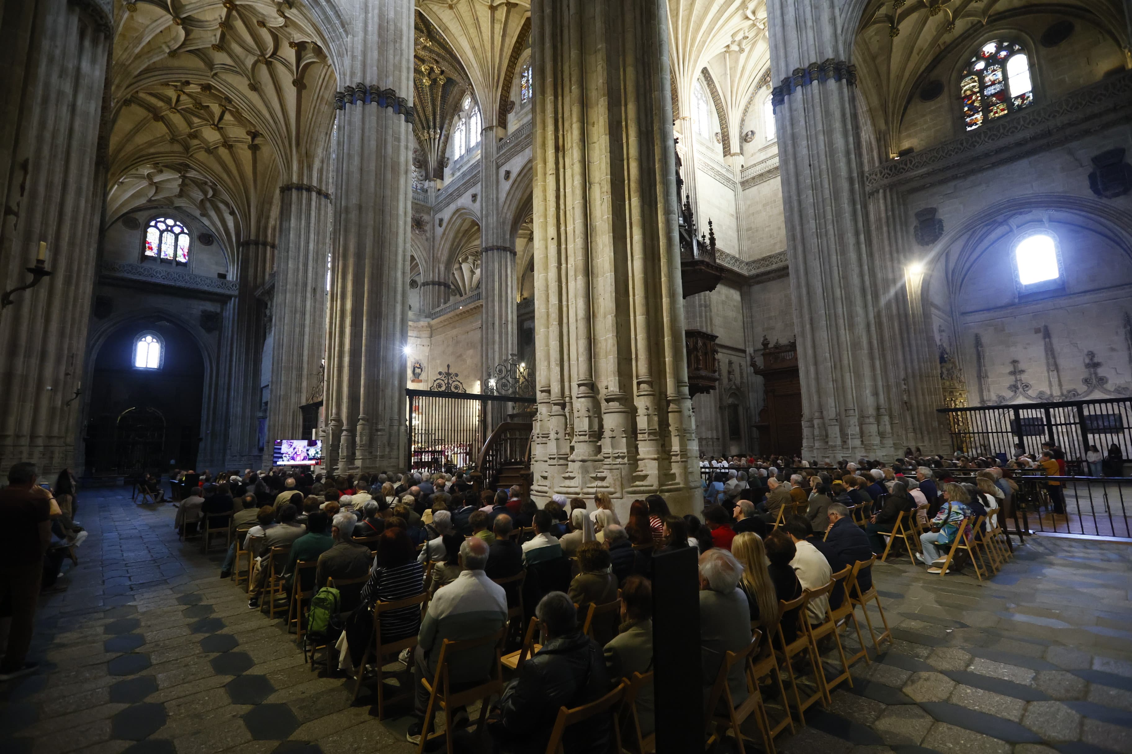 Multitudinaria despedida al papa Francisco