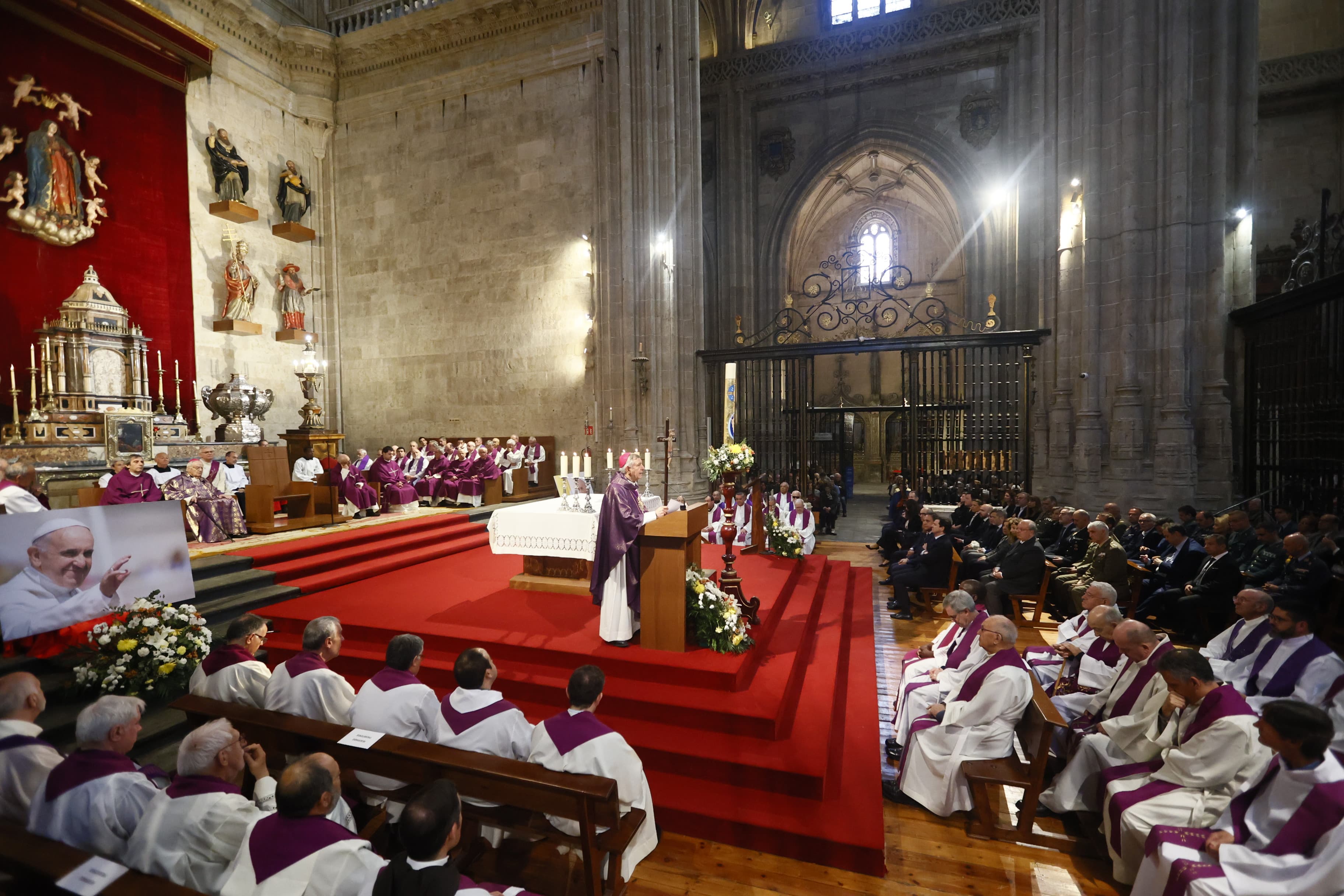 Multitudinaria despedida al papa Francisco