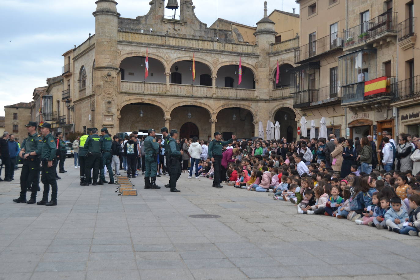 Más de mil escolares de Ciudad Rodrigo se dan cita en una exhibición de la Guardia Civil