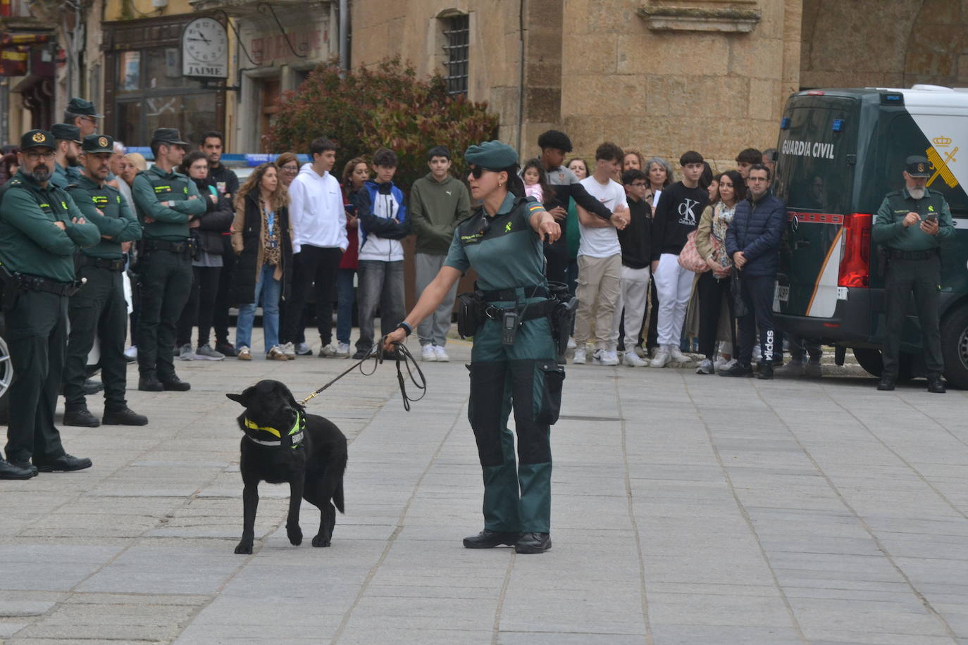 Más de mil escolares de Ciudad Rodrigo se dan cita en una exhibición de la Guardia Civil