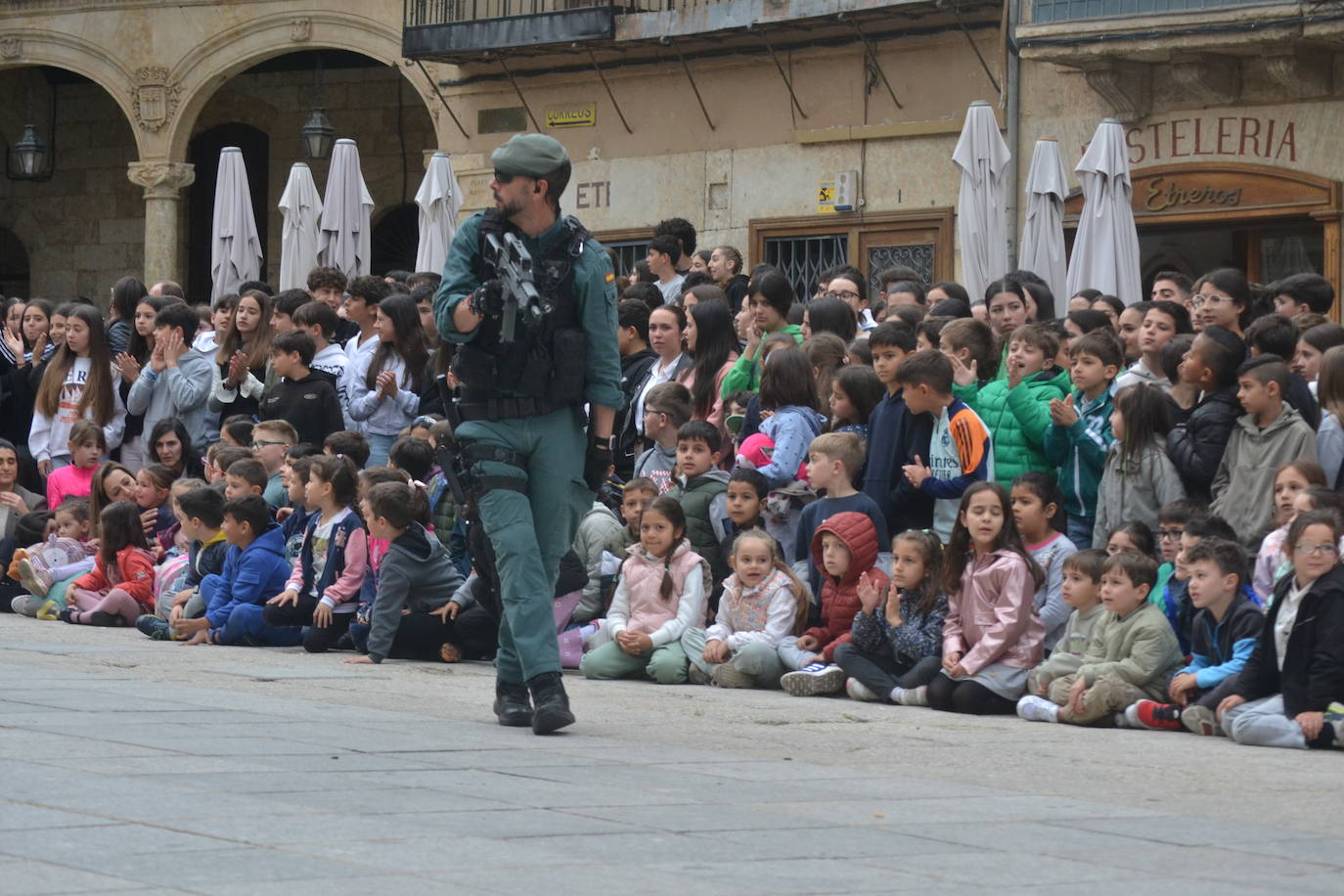 Más de mil escolares de Ciudad Rodrigo se dan cita en una exhibición de la Guardia Civil