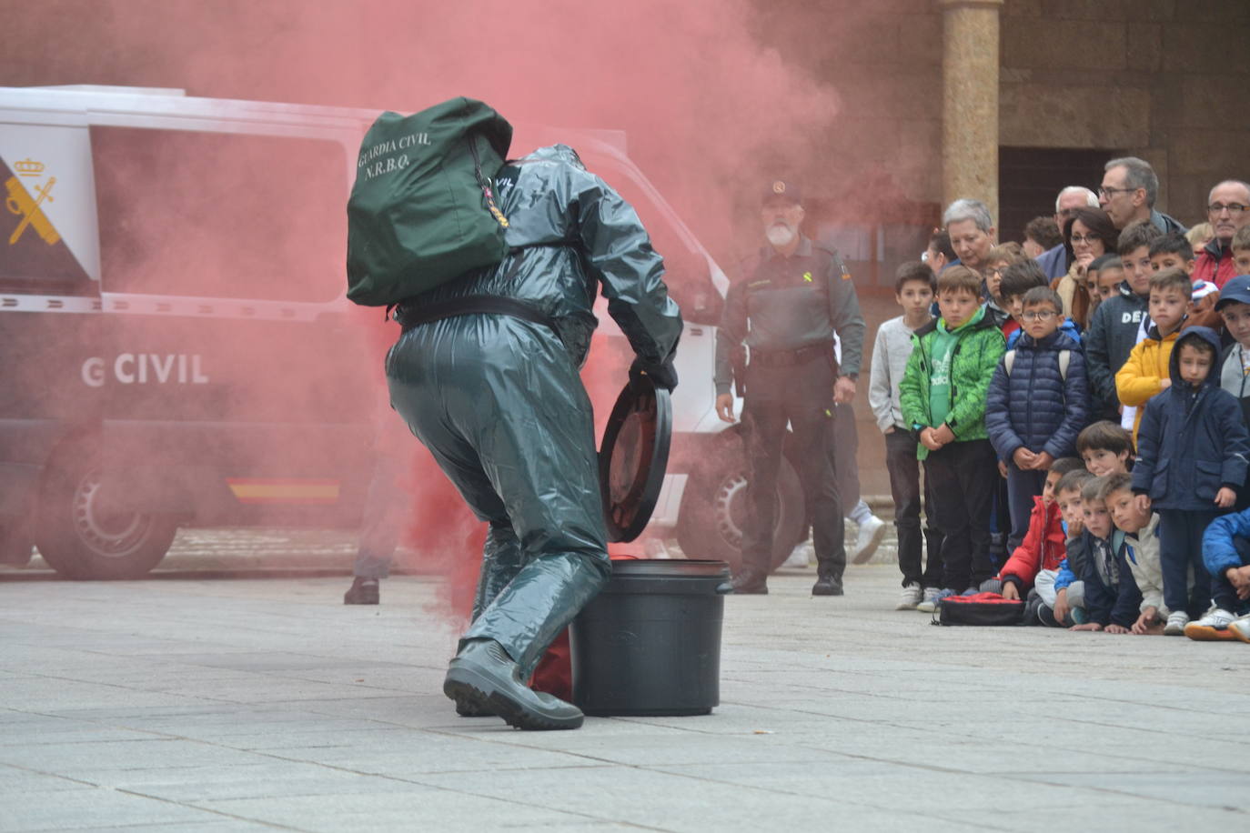 Más de mil escolares de Ciudad Rodrigo se dan cita en una exhibición de la Guardia Civil