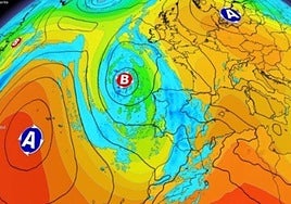 Imagen de una borrasca acercándose a España, con tormentas y chubascos generalizados.