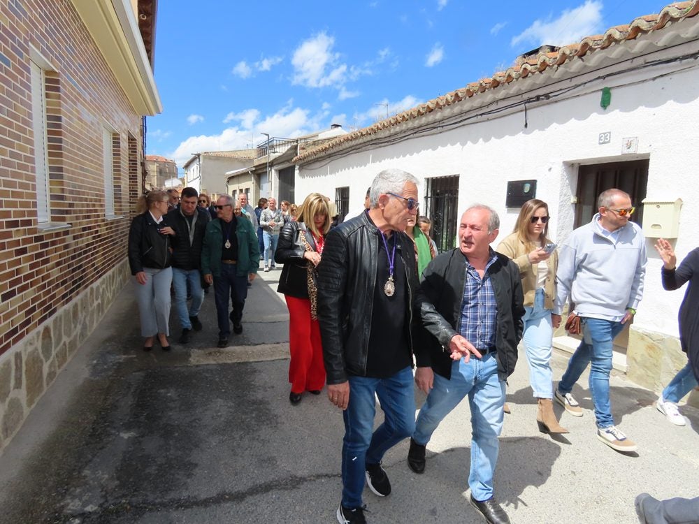 Procesión en honor al Santo Cristo del Monte por las calles de Alaraz