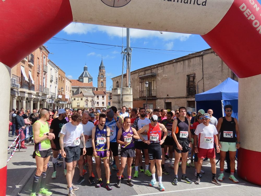 Jorge Hernandez y María José Carpio ganan la XXXI carrera &#039;Hijos, padres y abuelos&#039; de Peñaranda de Bracamonte