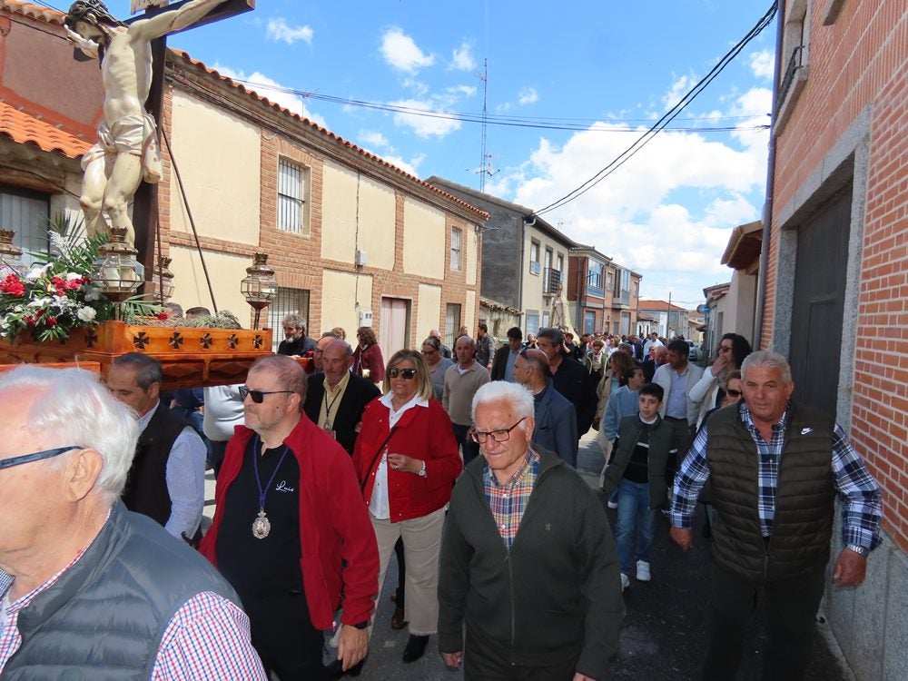 Procesión en honor al Santo Cristo del Monte por las calles de Alaraz