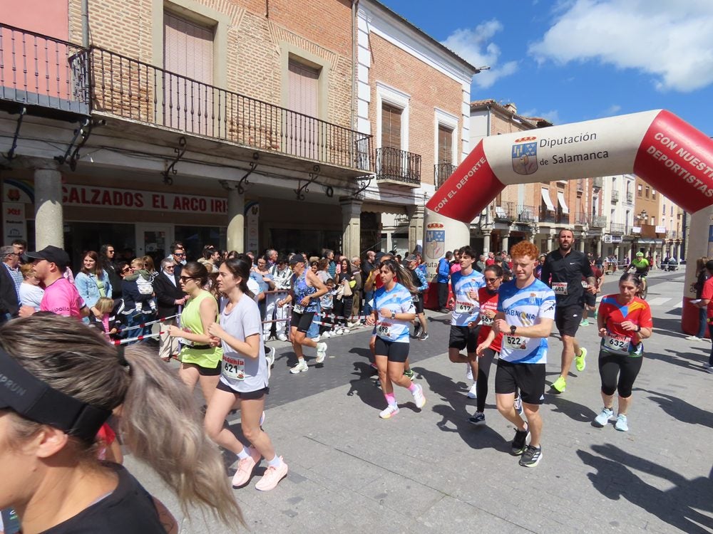Jorge Hernandez y María José Carpio ganan la XXXI carrera &#039;Hijos, padres y abuelos&#039; de Peñaranda de Bracamonte