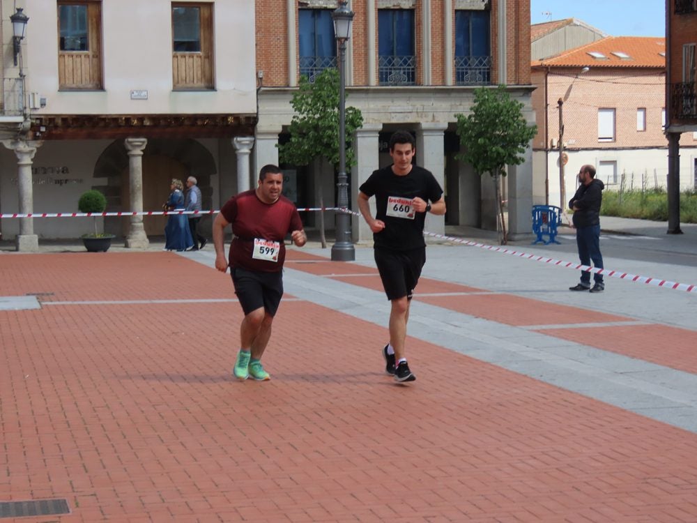 Jorge Hernandez y María José Carpio ganan la XXXI carrera &#039;Hijos, padres y abuelos&#039; de Peñaranda de Bracamonte