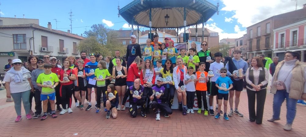 Jorge Hernandez y María José Carpio ganan la XXXI carrera &#039;Hijos, padres y abuelos&#039; de Peñaranda de Bracamonte