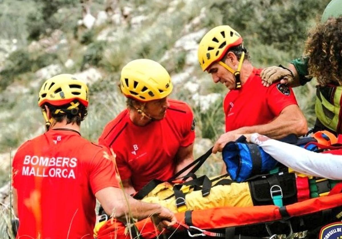 Evacuada en helicóptero una persona tras caerse desde 10 metros de una montaña de Mallorca