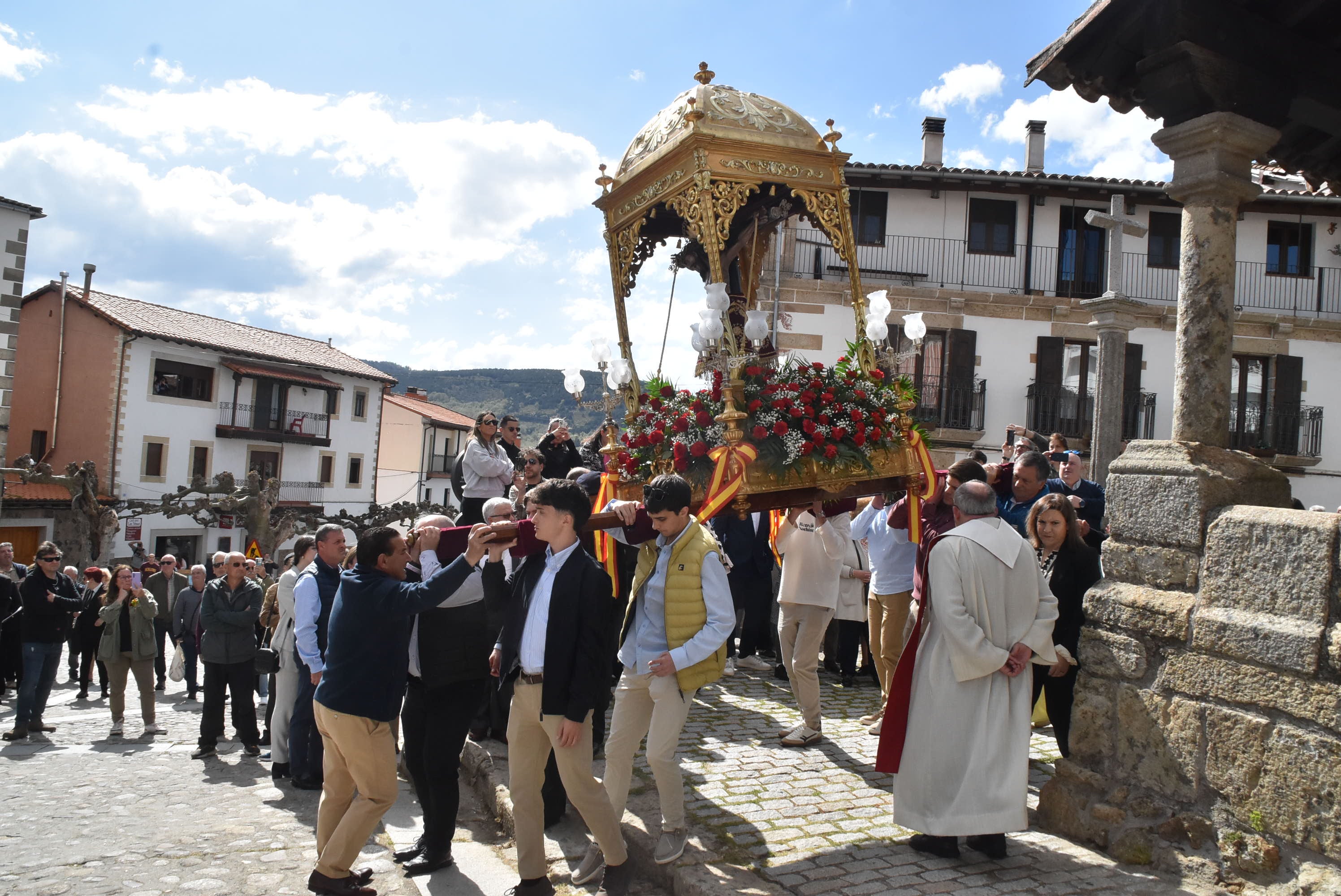 El Cristo del Refugio bendice un año más a Candelario