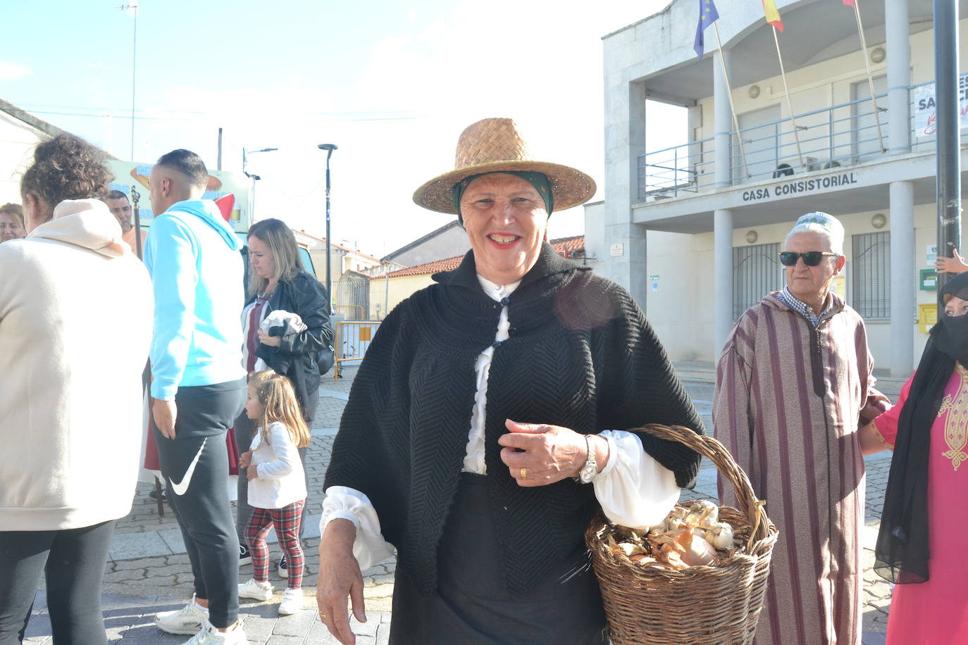 Saelices abre sus fiestas de la Santa Cruz mostrando su imaginación