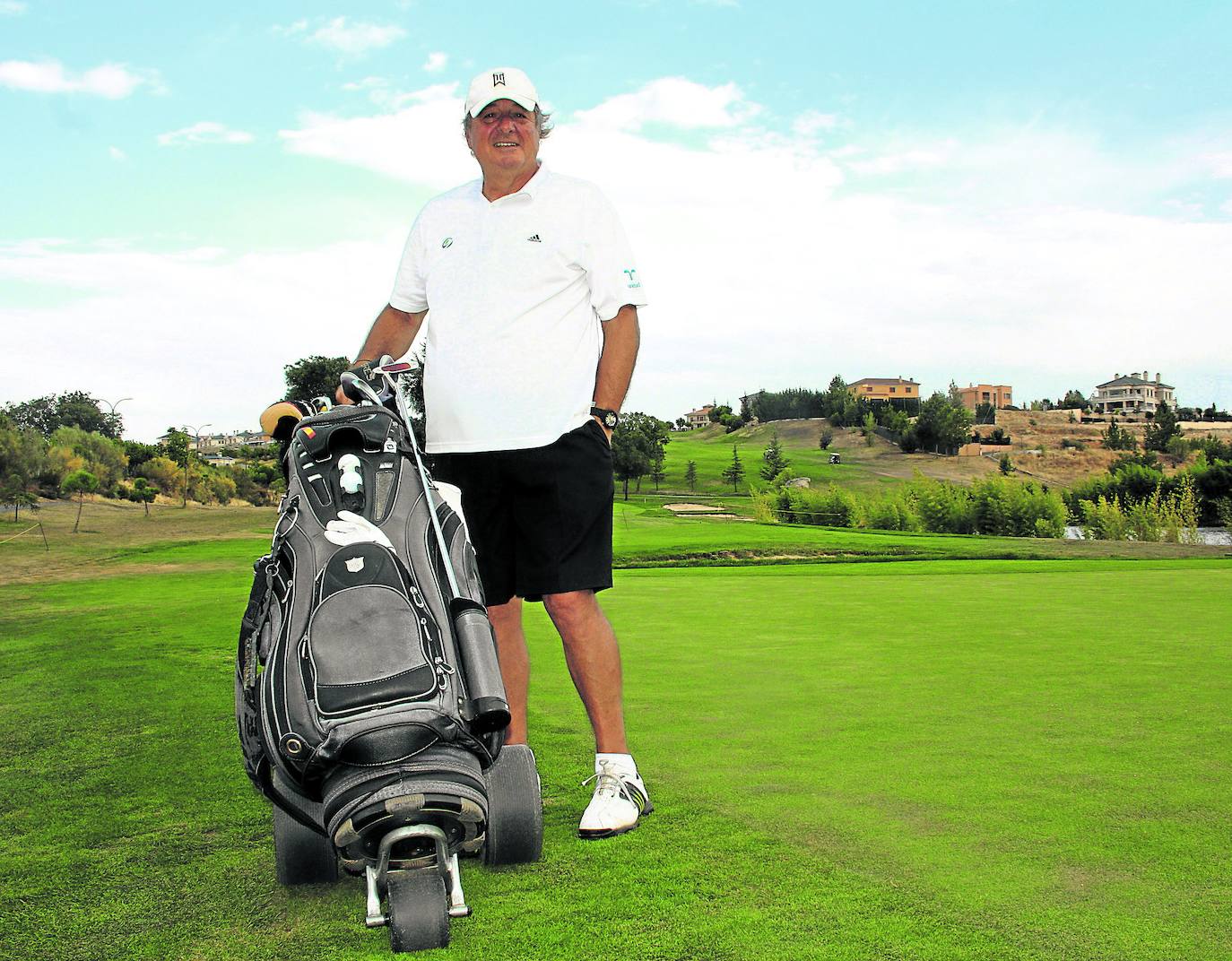 Jorge D'Alessandro ha sido asiduo en los campos de golf salmantinos además de participar en diferentes torneos de golf solidarios. En la imagen de 2012 le podemos ver jugarndo en Villamayor.