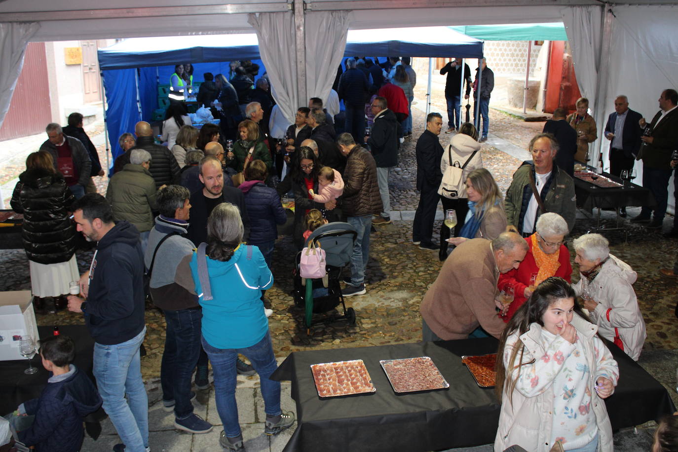 San Esteban de la Sierra abre su Feria de Enoturismo