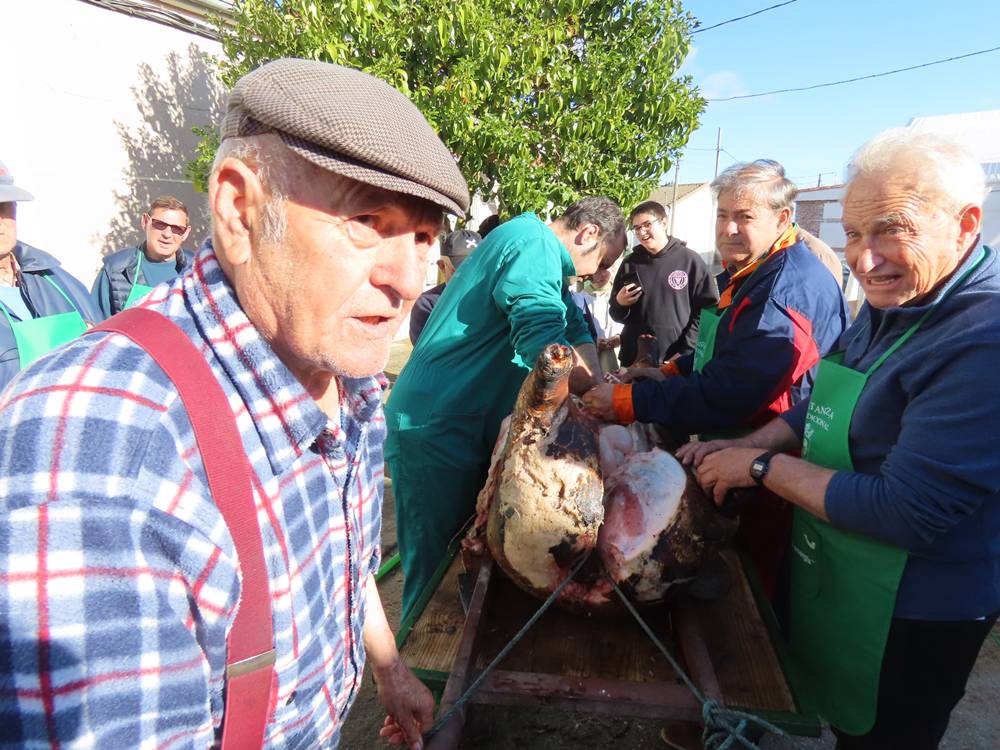 Recuerdos del pasado en la VIII Matanza Típica de Cantaracillo