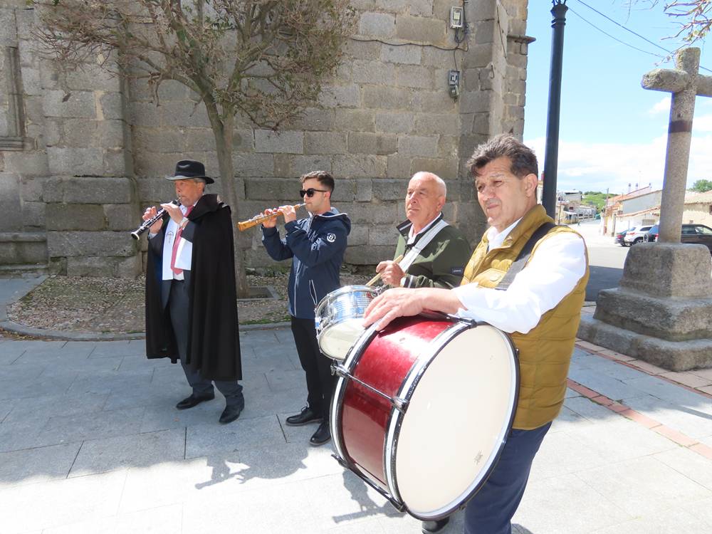 Los amigos de la capa se ponen de gala en Alaraz