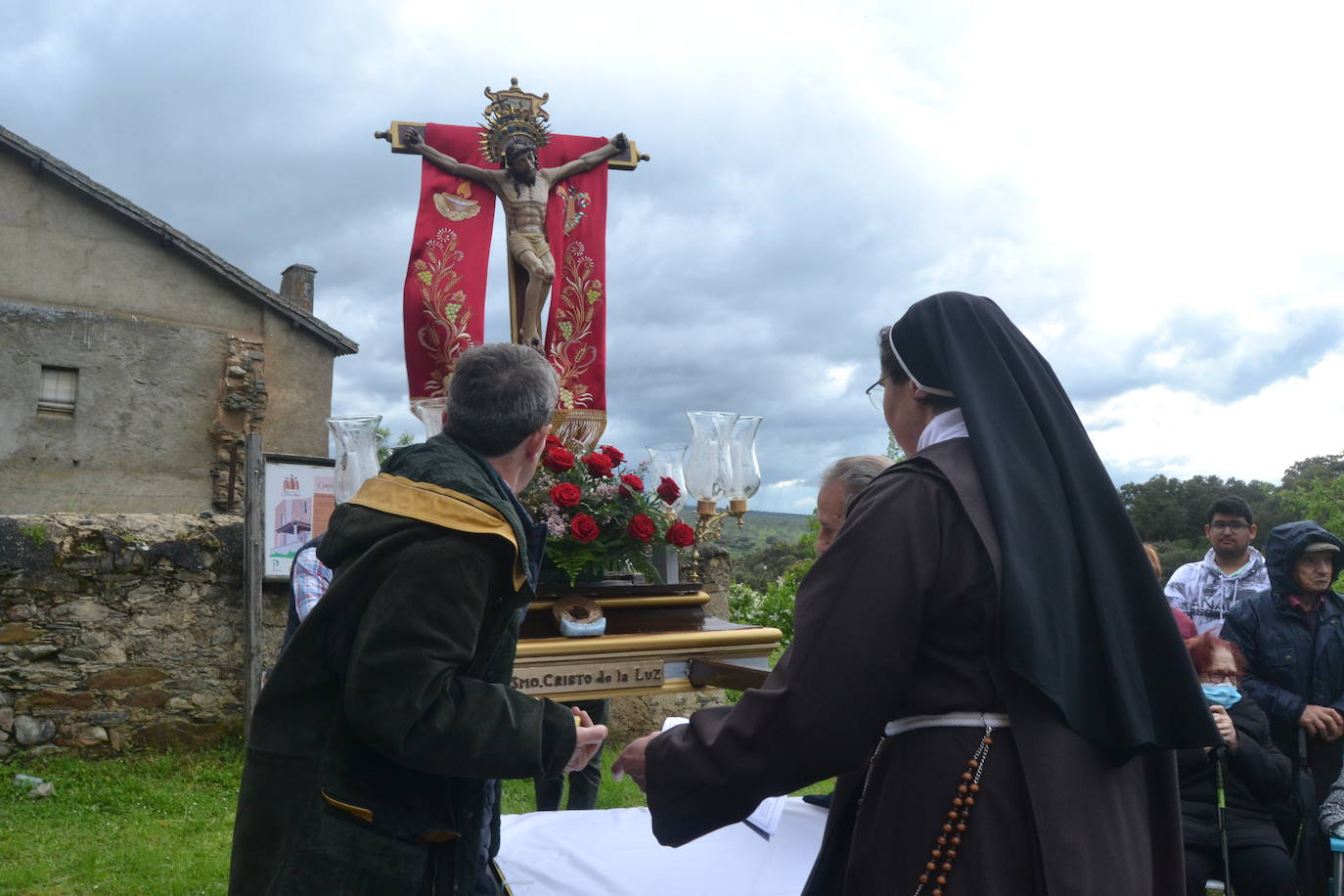 El Cristo de la Luz ilumina a El Cabaco