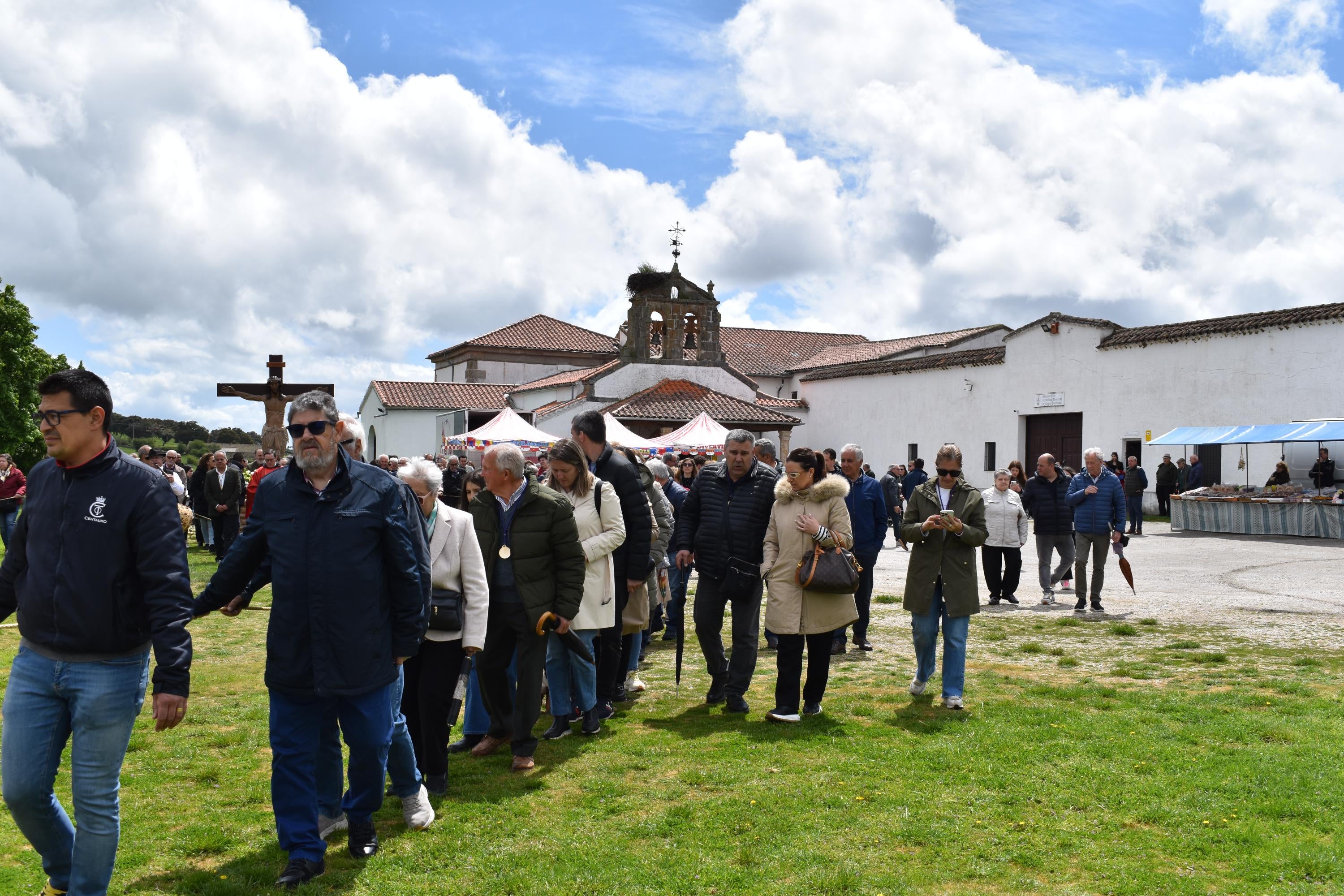 A tiro de soga y devoción con el Cristo de Cabrera