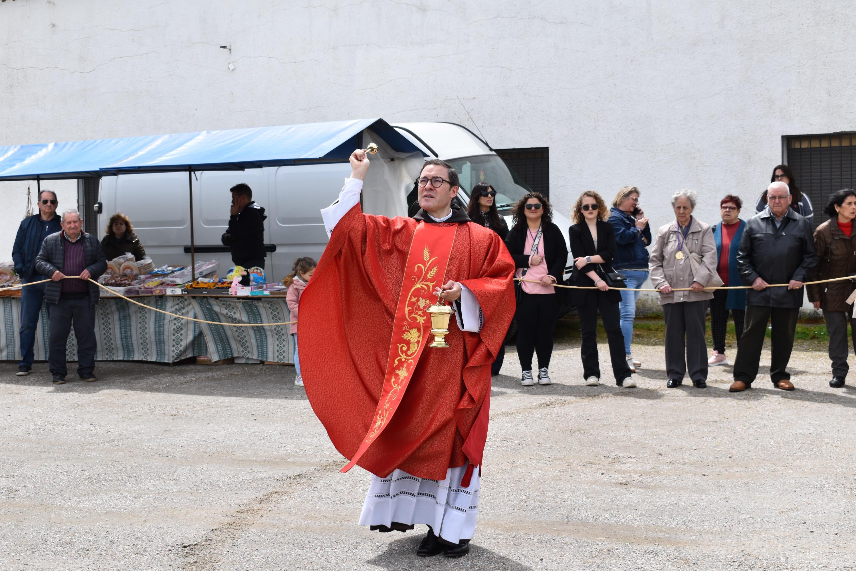 A tiro de soga y devoción con el Cristo de Cabrera