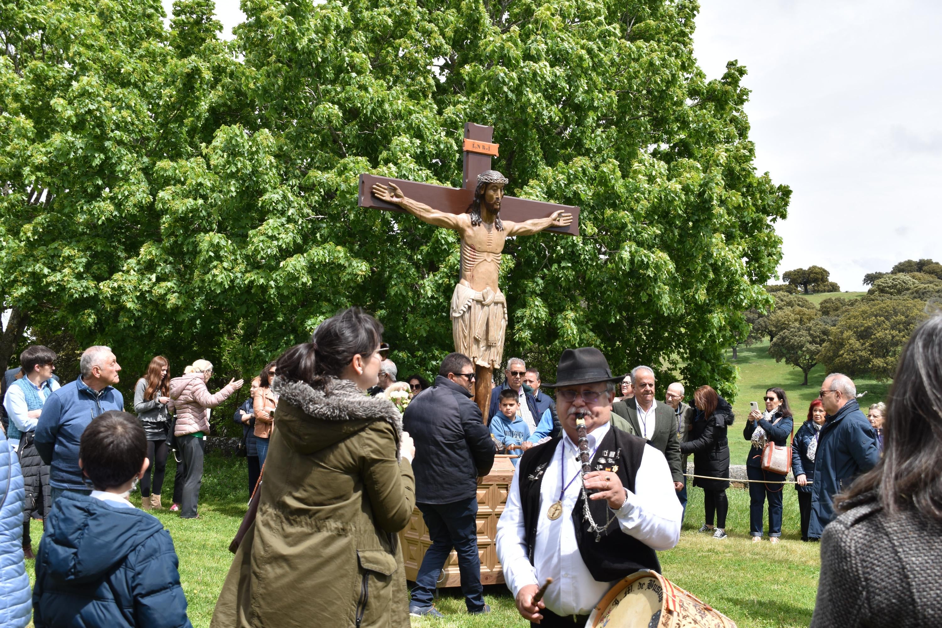 A tiro de soga y devoción con el Cristo de Cabrera