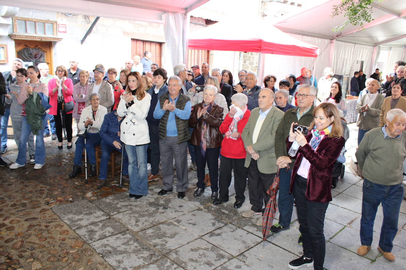 San Esteban de la Sierra disfruta de su riqueza enológica