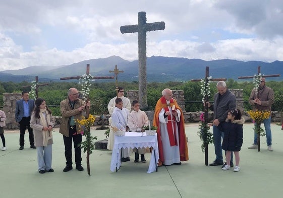 La bendición tuvo lugar en el mirador de la localidad
