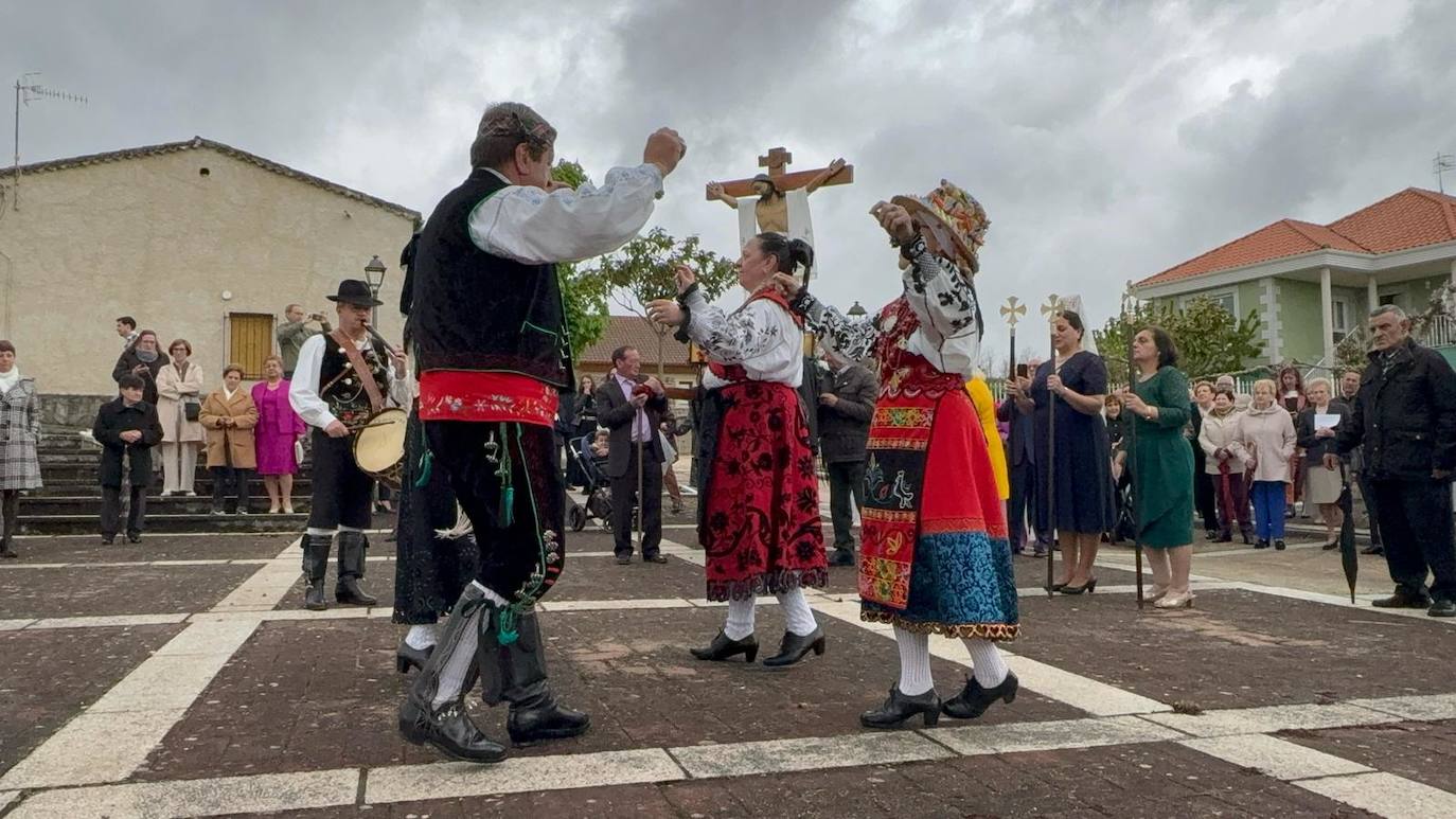 Escurial de la Sierra celebra la fiesta de la Santa Cruz