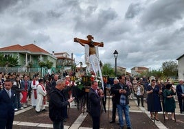 Los fieles de Escurial acompañaron a la imagen del Cristo de la Salud en las fiestas de la Santa Cruz