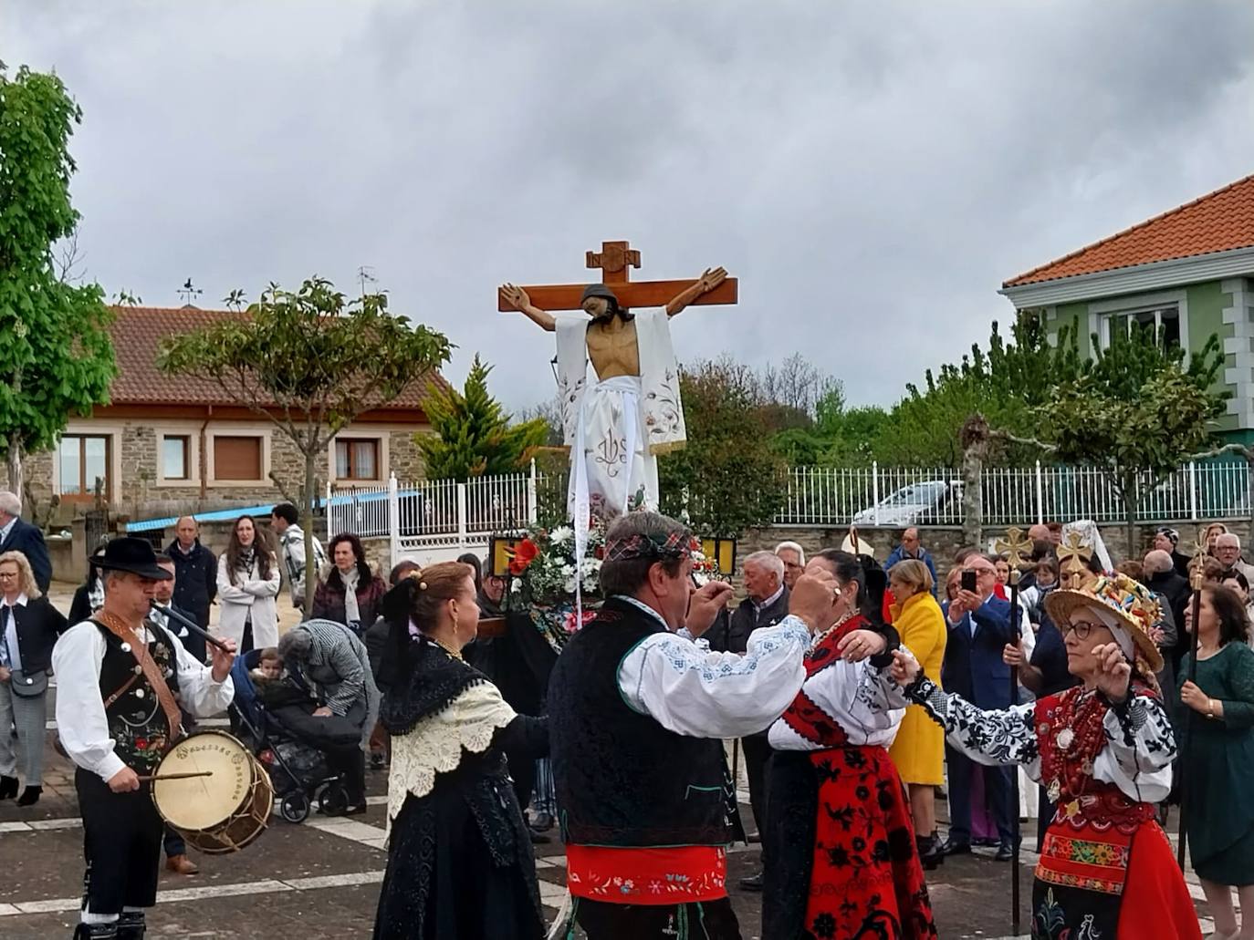 Escurial de la Sierra celebra la fiesta de la Santa Cruz
