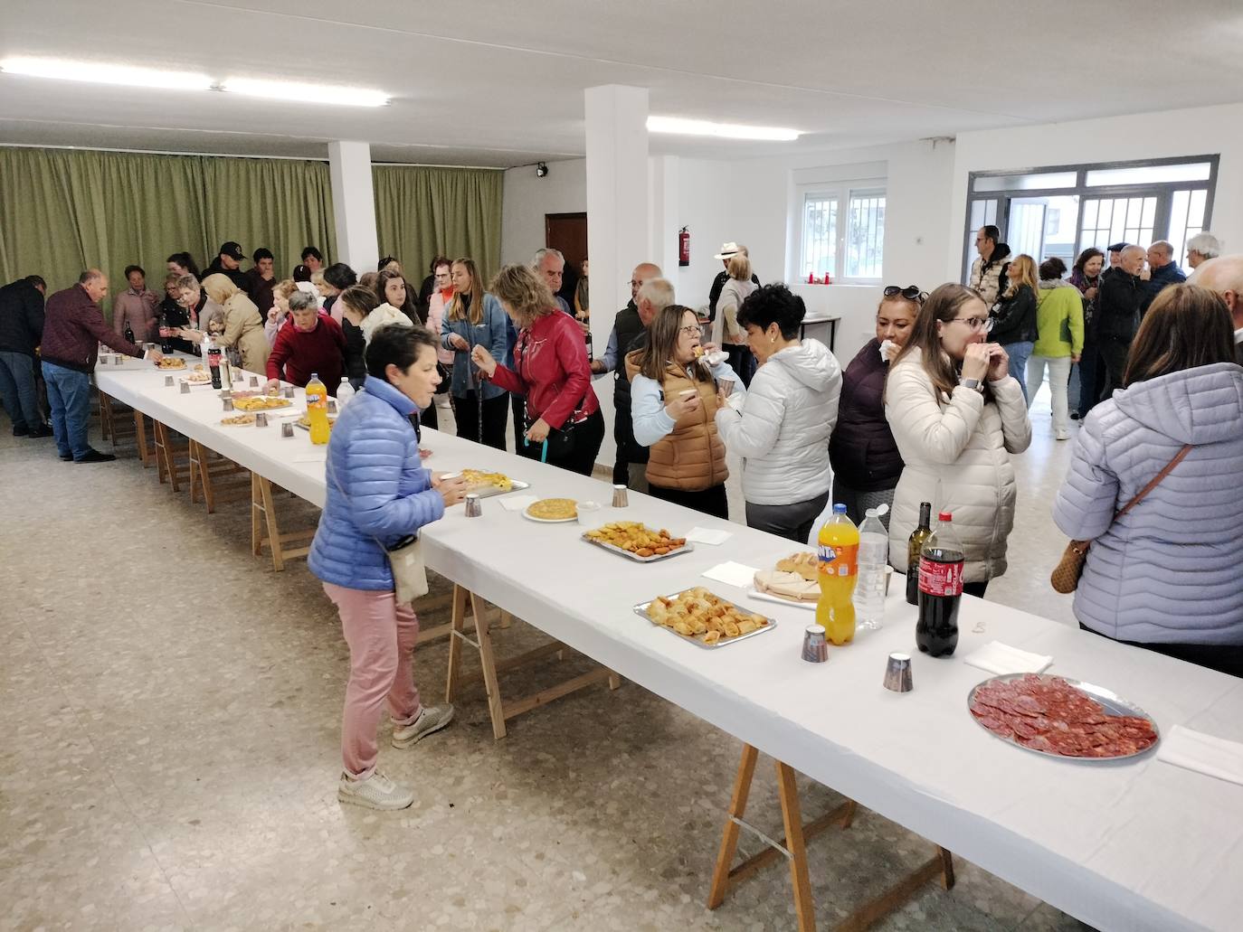 Los vecinos de Sanchotello celebran la bendición de campos