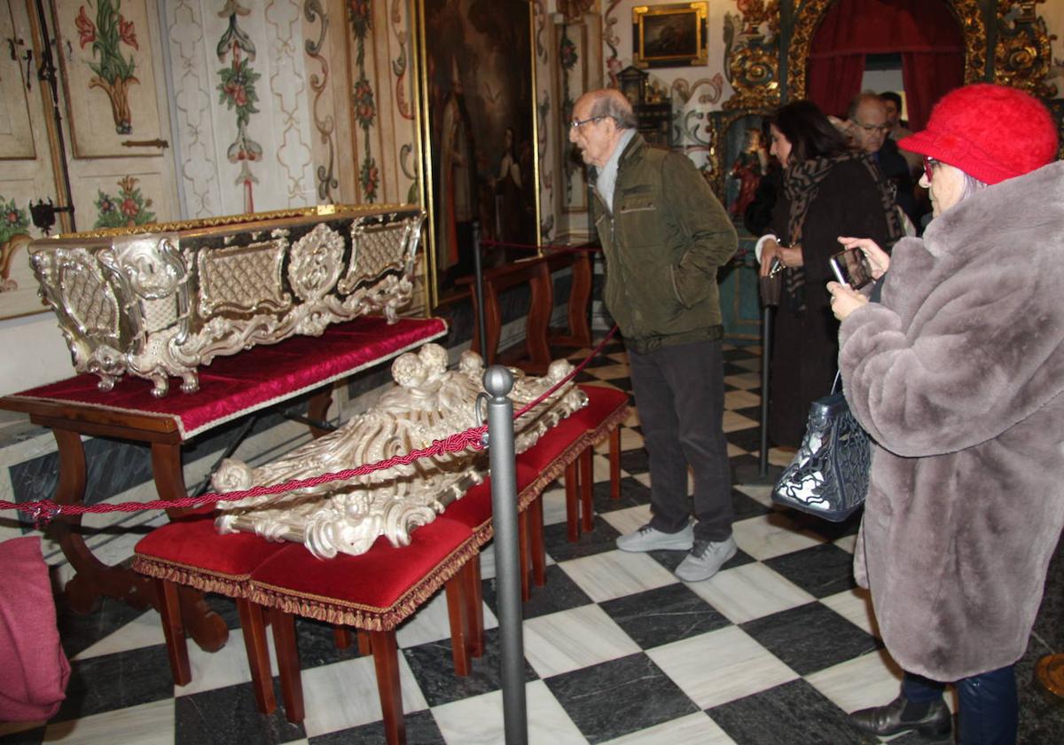 Prohibidas las fotos a La Santa durante la veneración para facilitar la oración