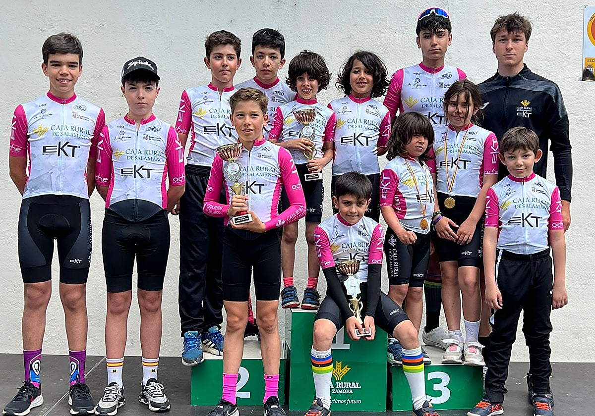 Los componentes del equipo de Escuelas, tras la prueba disputada en Zamora.