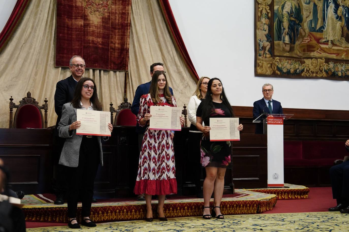 Alumnos cum laude: &quot;Son muchas noches de estudio...&quot;