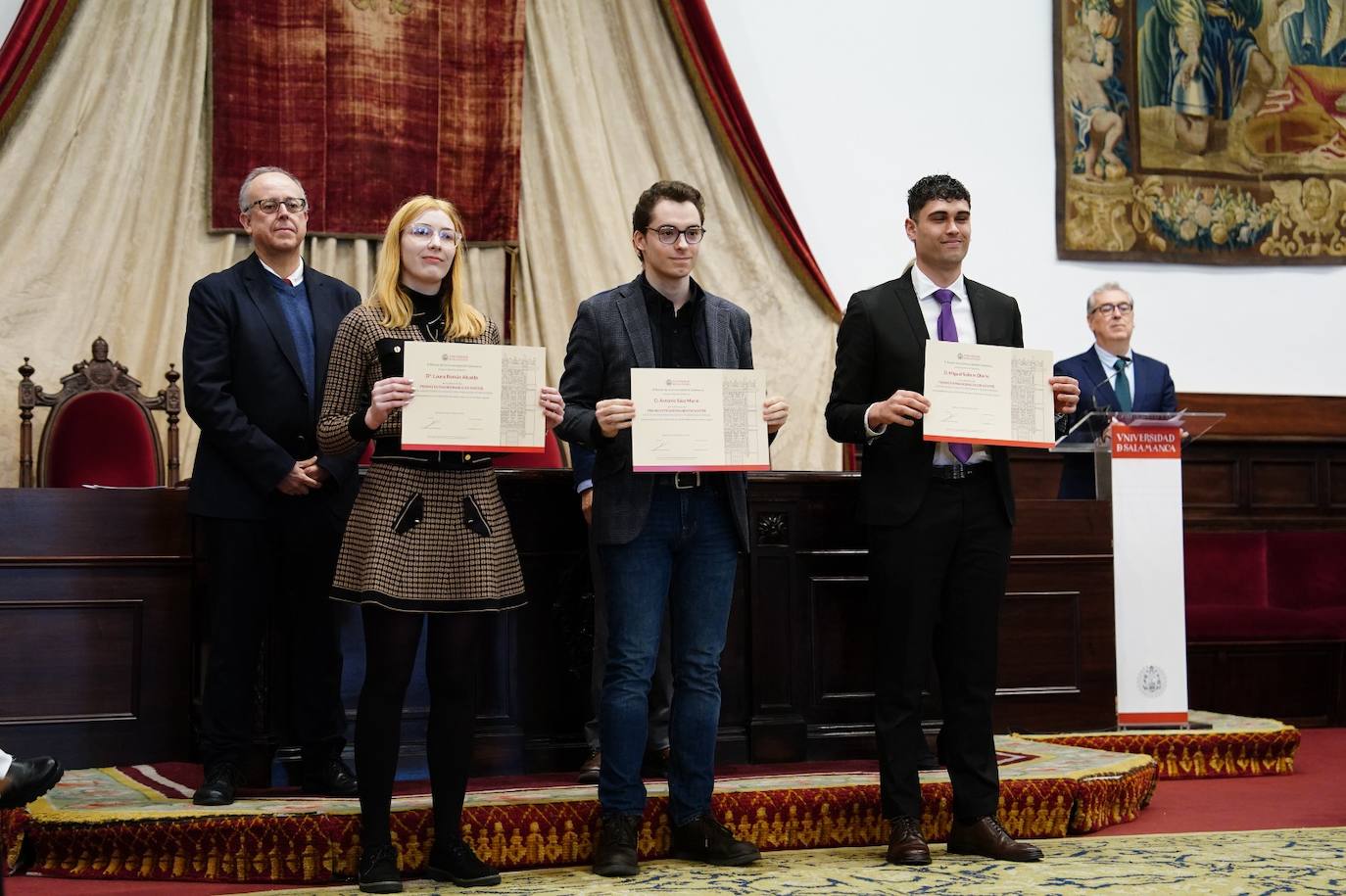 Alumnos cum laude: &quot;Son muchas noches de estudio...&quot;