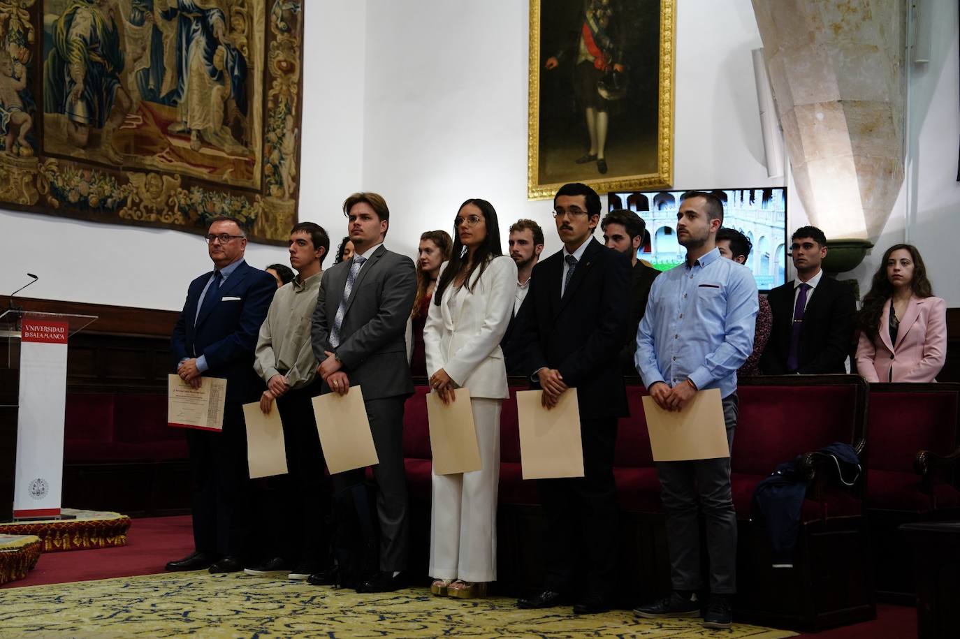 Alumnos cum laude: &quot;Son muchas noches de estudio...&quot;
