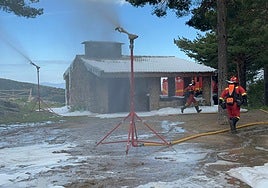 Imagen de la práctica realizada por la UME en el merendero de la Cruz del Herrerito en Candelario.