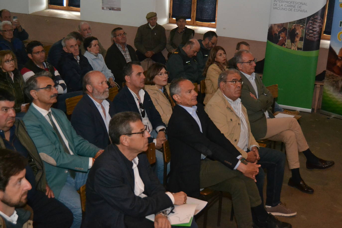 Exitosa jornada de promoción del vacuno de carne en Peralejos de Abajo