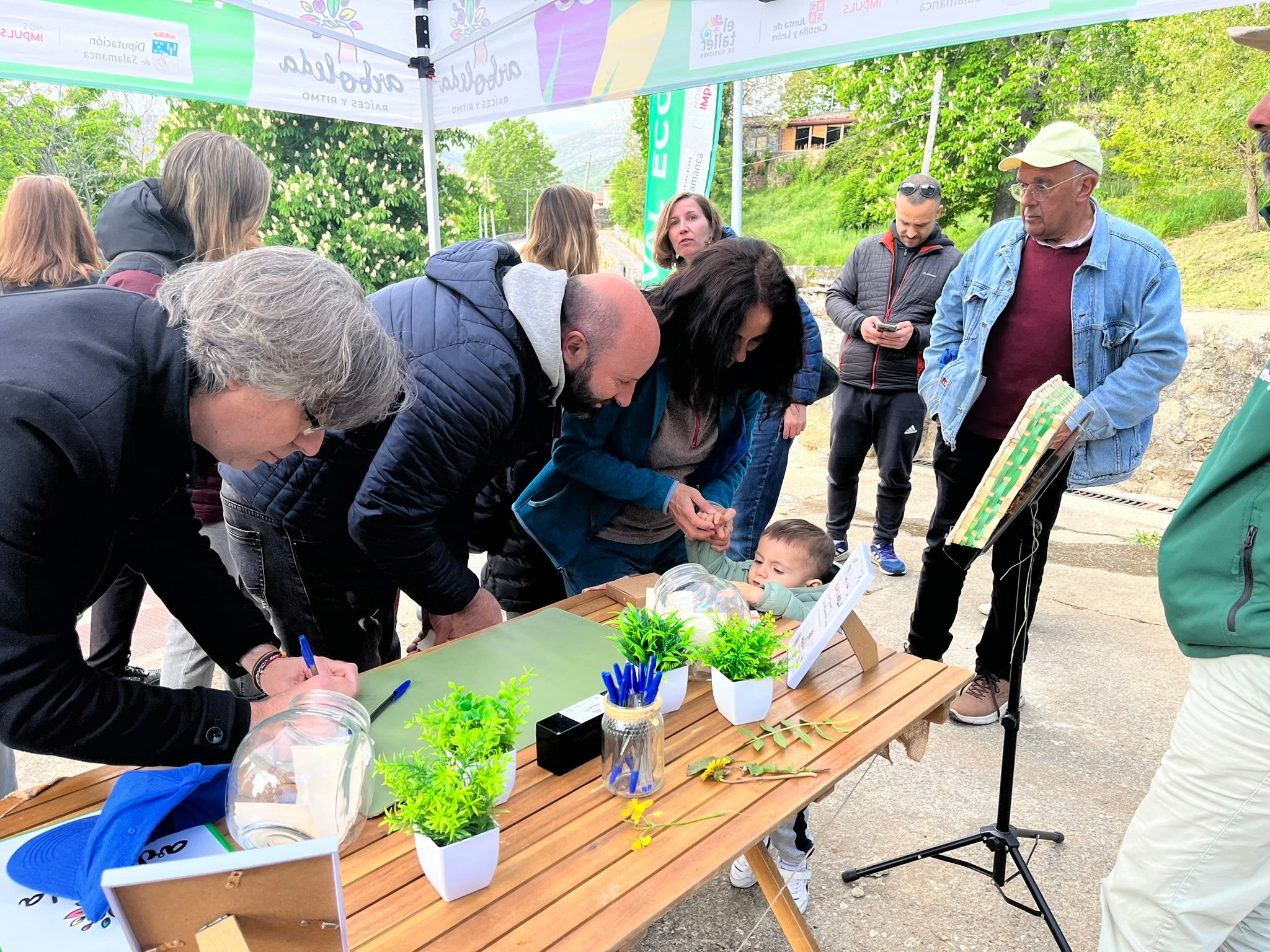 El programa Arbolar reforesta el paraje de El Regajo en Béjar