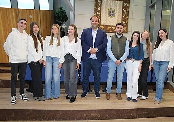 Diego González, Cruz Carnicer, Estela Gómez, Isabel Hernández, Roberto Martín, Roberto H. Garabaya, Noa Herráez, Carlota Sagrado y Alba Miña.