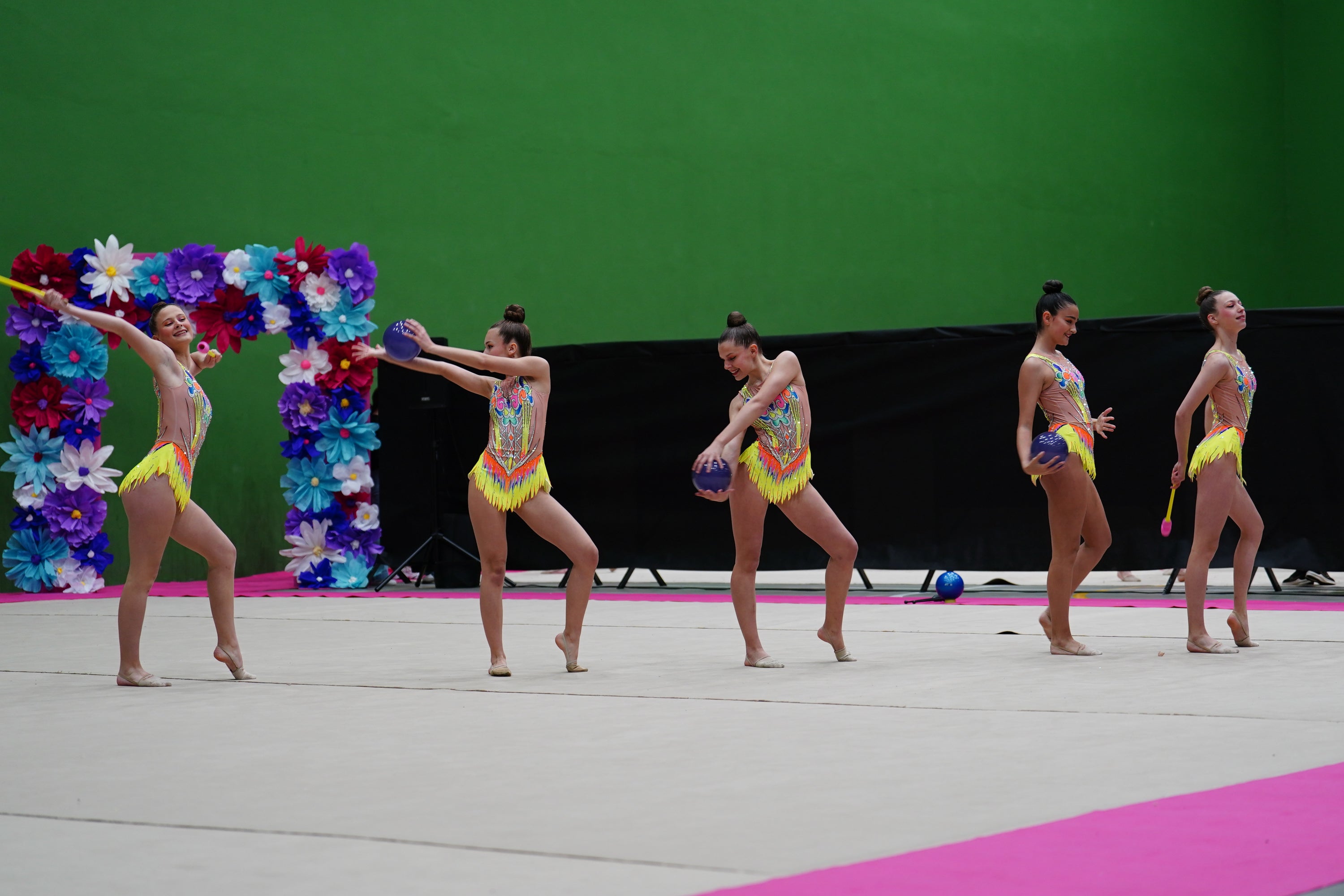 Las goteras marcan el primer día de gimnasia en Salamanca