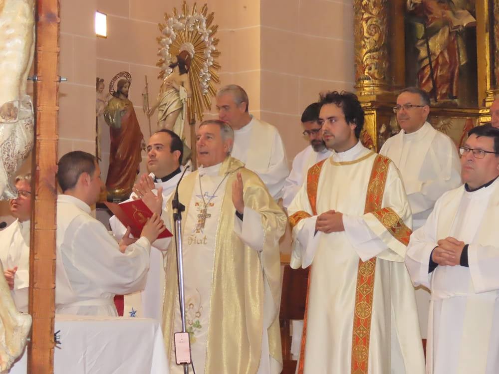 Nuevo acólito al servicio del altar