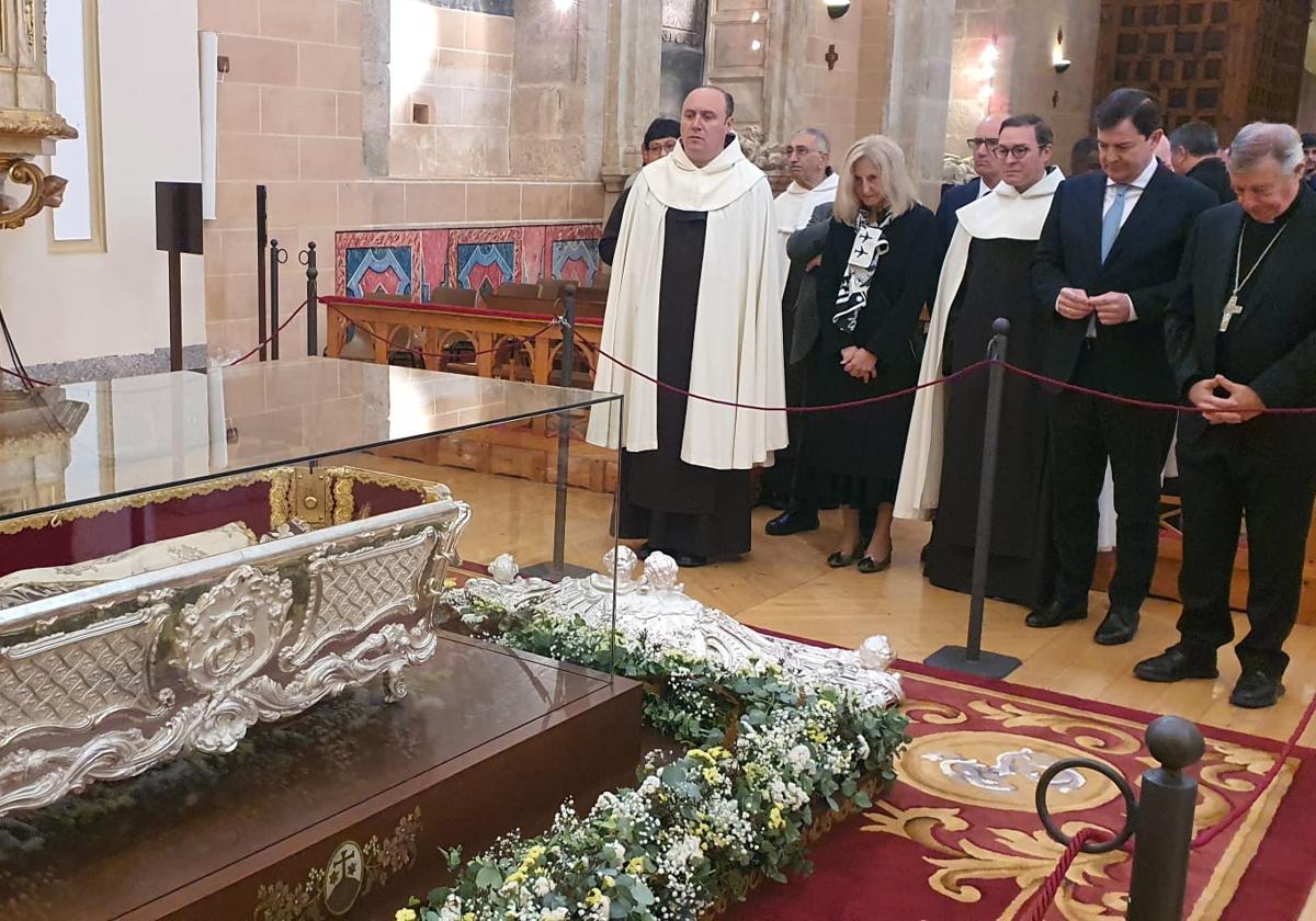 Máxima expectación en Alba de Tormes por la histórica veneración pública de Santa Teresa