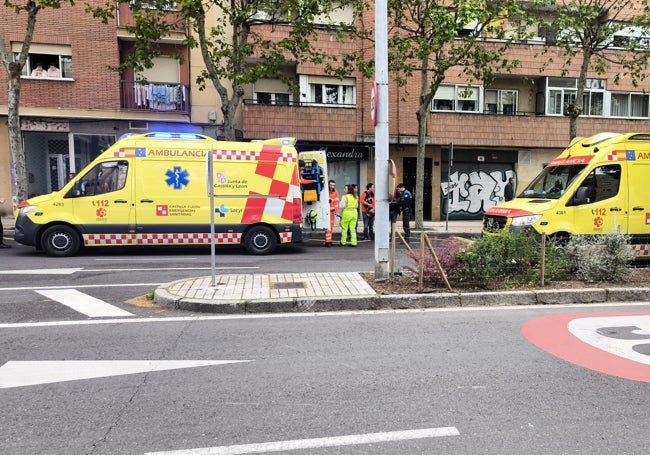 Las dos ambulancias en el lugar del accidente.