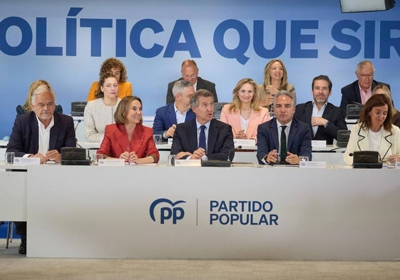 Feijóo preside la reunión del Comité Ejecutivo Nacional del PP.