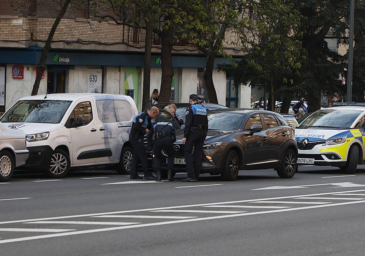 Imagen principal - La Policía investiga las causas del atropello.