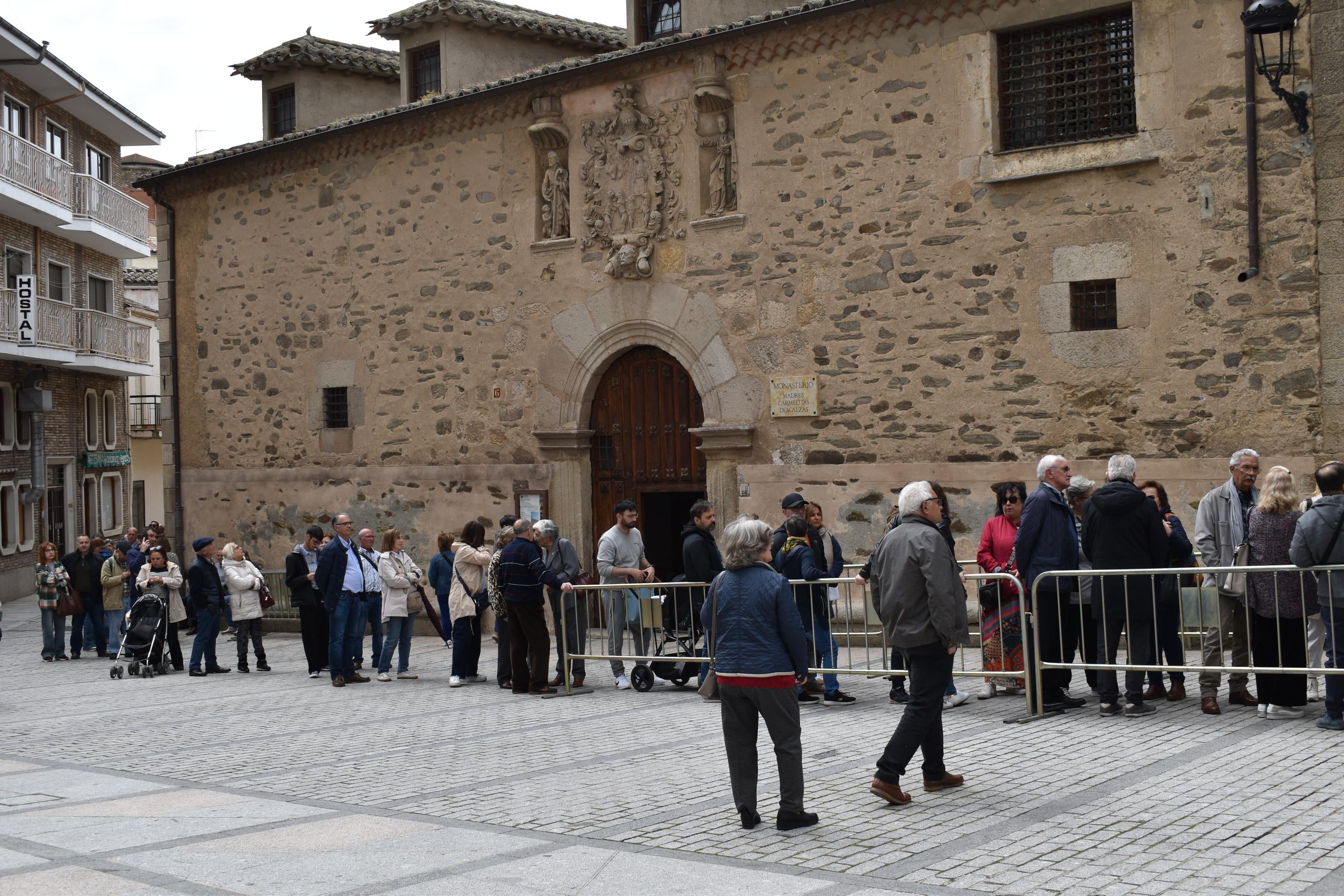 La Santa moviliza a los fieles de todo el mundo: «La primera imagen impacta mucho»