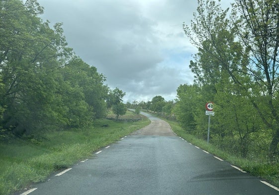 Carretera del Ituero entre Valdefuentes, Cristóbal y San Esteban de la Sierra.