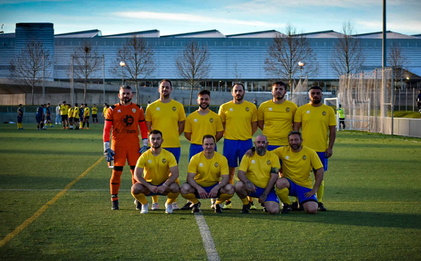 Arriba: Javi, Hugo, Fer, Sergio, Jorge y Raúl. Abajo: Juampa, Rober, Nando y Diego.
